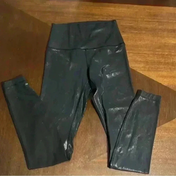 Lululemon legging - Picture 4 of 9